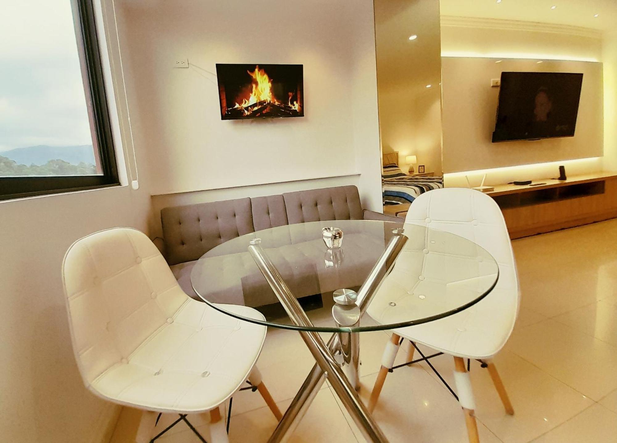 Elegante Suite Privada En Cuenca - Parqueo Incluido מראה חיצוני תמונה